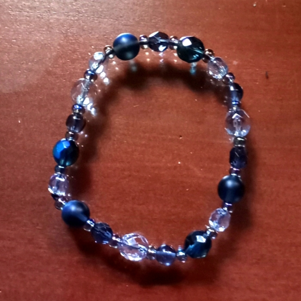 Stretch beaded bracelet